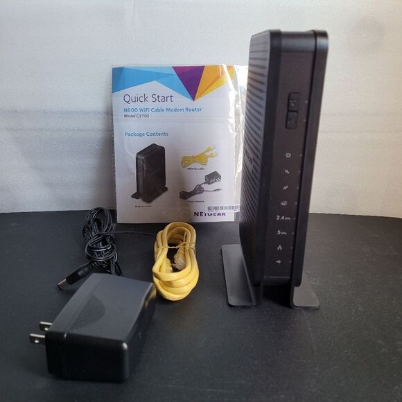 Netgear N600 DOCSIS 3.0 Cable Modem Router‎ - Picture 1 of 5
